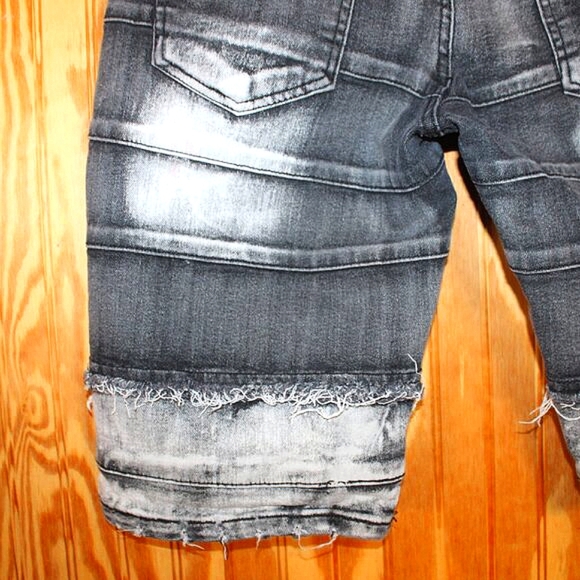 Legendary Status Distressed Black Wash Denim Shorts - Size 32 - Picture 9 of 10
